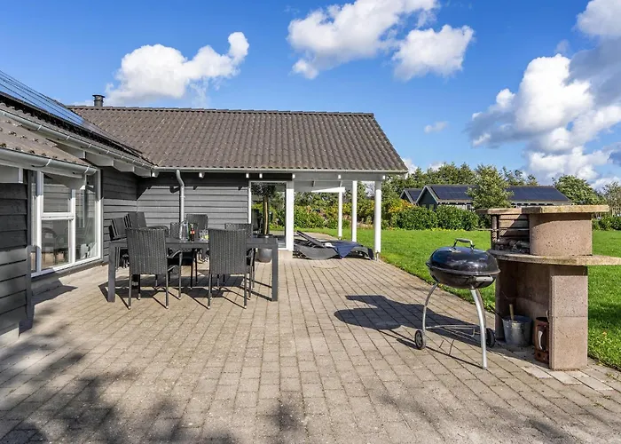 Сasa de vacaciones Beautiful In Idestrup With Sauna